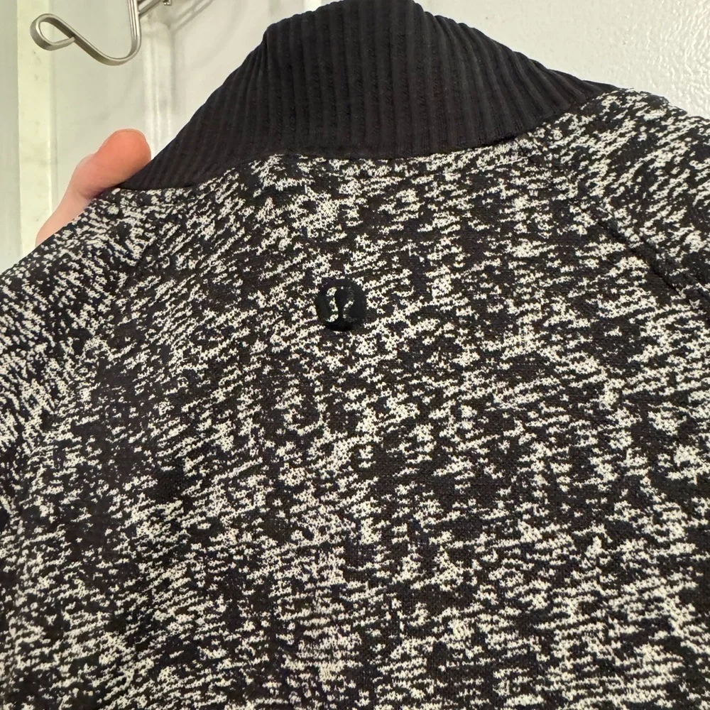 Lululemon Rest Less 1/2 Zip Black White